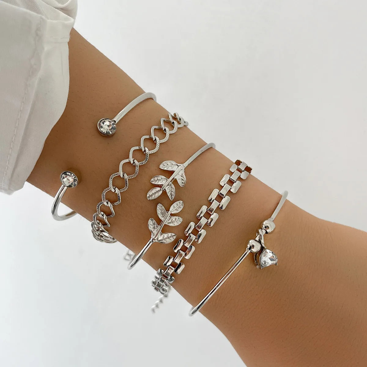 Böhmisches silberfarbenes geometrisches Gliederarmband-Set für Damen, Kristallblatt-offener Armreif, weiblicher Boho-Schmuck-Accessoire