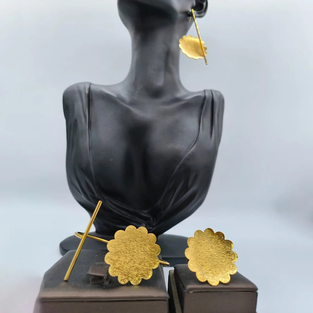 Dubai vergoldete Ohrringe und Ring Schmuckset für Partys, Ohrhänger und Manschettenarmband-Ring-Set für afrikanische Schmuckgeschenke