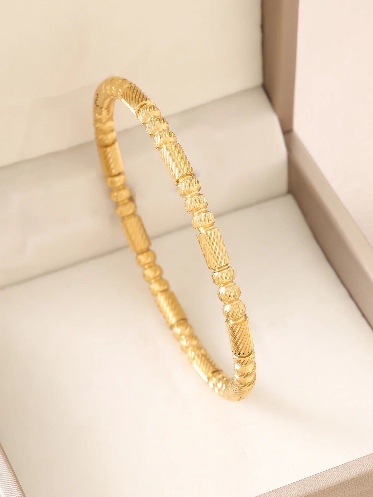 1 Stück 18K vergoldetes stapelbares Edelstahlarmband mit Kette und Kleeblatt-Design, Modischer Stil für Damen, Geeignet für Freizeit
