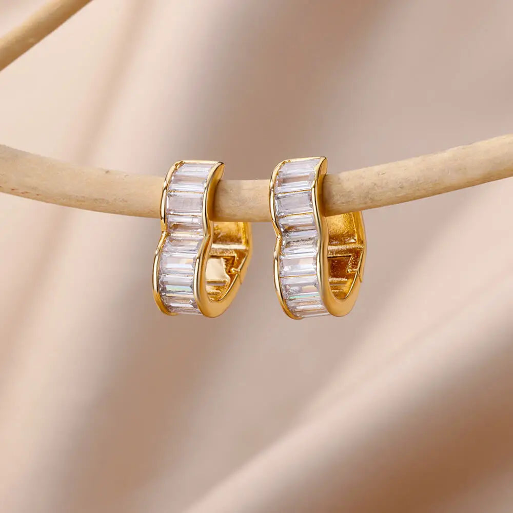 Edelstahl-Herzohrringe für Damen Goldfarbene Mode-Zirkon-Liebes-Herz-Ohrhänger Hochzeit Ästhetischer Schmuck Geschenk 2023