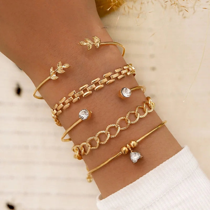 Böhmisches silberfarbenes geometrisches Gliederarmband-Set für Damen, Kristallblatt-offener Armreif, weiblicher Boho-Schmuck-Accessoire