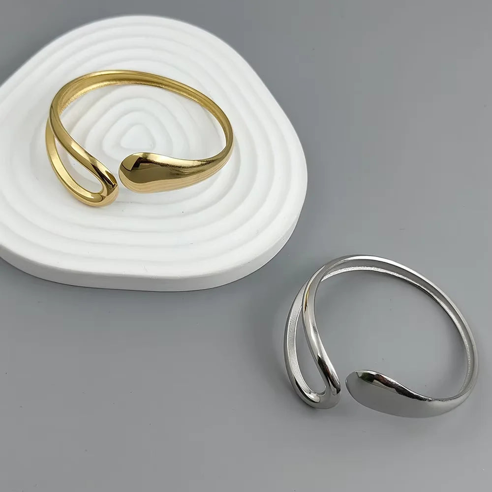 Neues Wassertropfen-Armband aus hohlem Edelstahl, 18K vergoldet, hochwertiger wasserdichter Silberschmuck, Geschenk für Paare