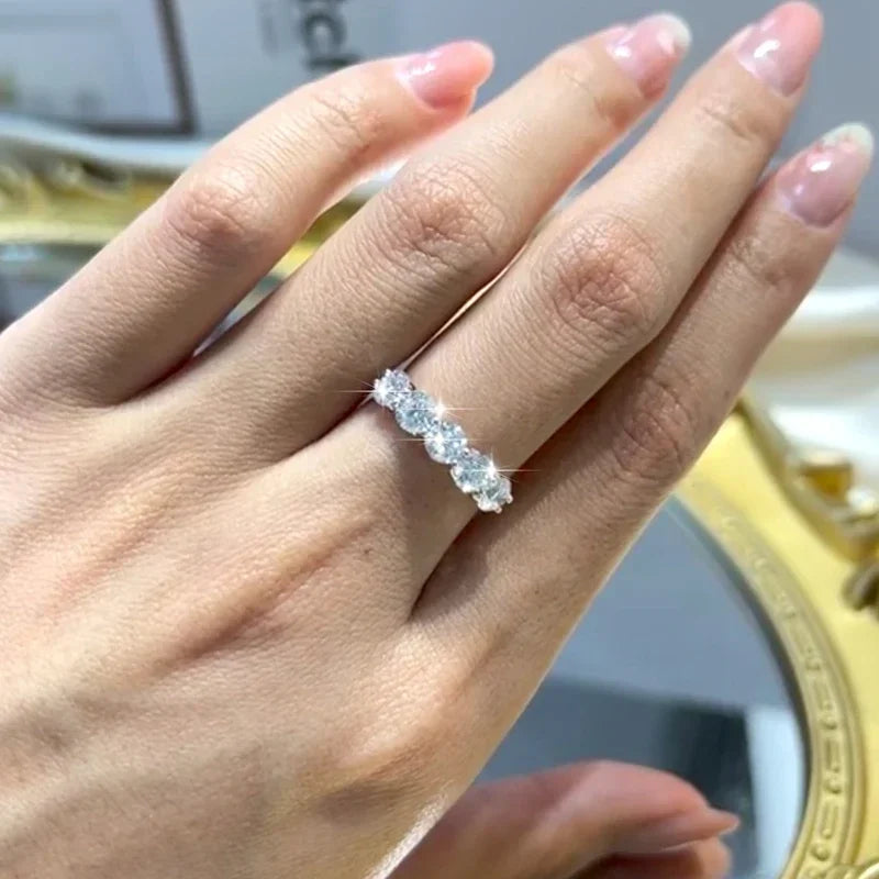 NeeTim Full 4mm Moissanit Ring für Frauen 5 Steine Diamant Ehering Braut S925 Sterlingsilber mit Weißgold plattierten Ringen