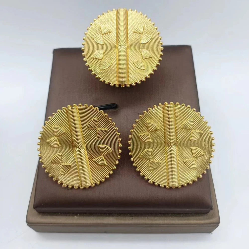 Brasilianisches goldenes Farb-Ohrring-Ring-Schmuckset für Partyhochzeiten Braut-Clip-Ohrringe und Fingerring 2-teiliges Set Schmuckzubehör
