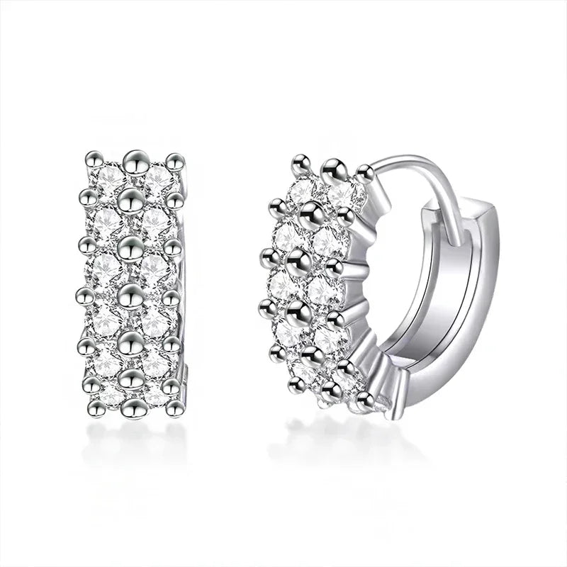 NeeTim 2mm Voll-Moissanit-Ohrringe Damen Luxusqualität Party S925 Sterlingsilber mit Weißgoldbeschichtung Creolen Hochzeits-Ohrring