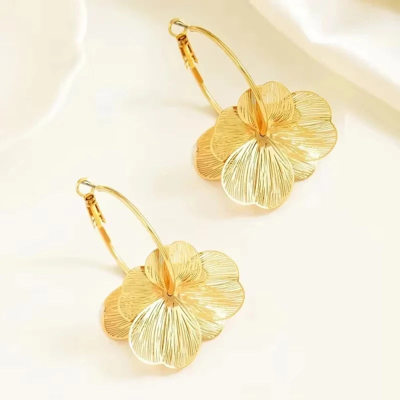 Exquisite Schmetterlingsblumen-Anhänger-Ohrringe, goldfarben, Vintage-Ohrringe, Mode, Hochzeitsfeier, Schmuck-Accessoires