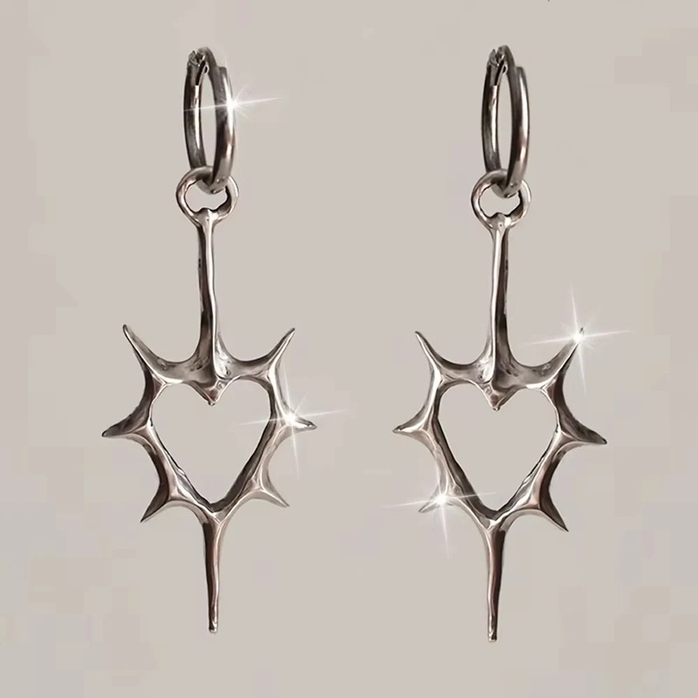 2 Stück Punk Rock Hohle Dornen Liebe Herz Anhänger Creolen für Frauen Männer, Liebhaber Mode Coole Nieten Spike Ohrringe Schmuck