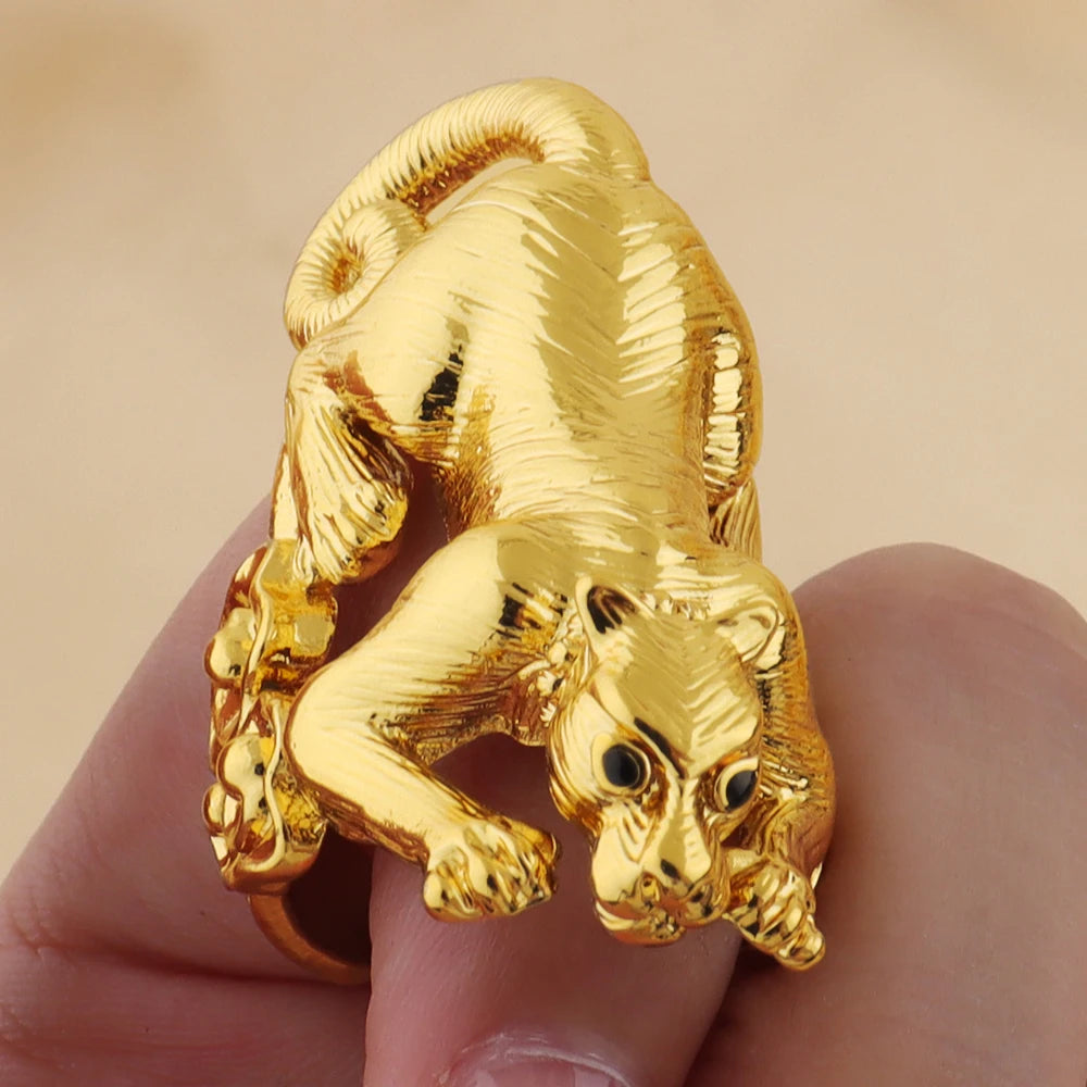 Extravaganter Leoparden-Armreif mit Ring Schmuckset für Damen Dubai Goldfarbener Manschetten-Armreif Cocktailring 2er-Set für Hochzeiten Geschenke