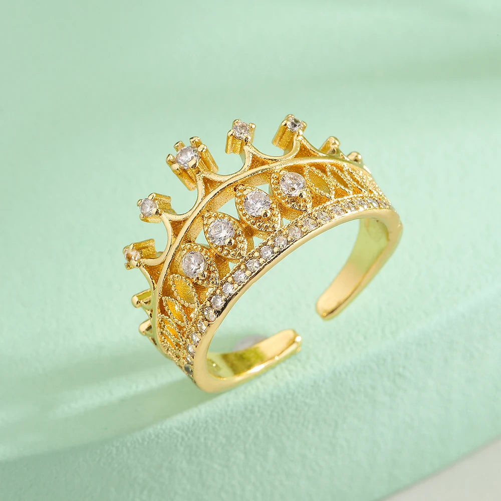 NEWBUY 2025 Trendige goldfarbene Kronen-Anhänger-Fingerringe, offenes Design, verstellbar, glänzende Zirkonia-Hochzeits-Schmuck für Damen