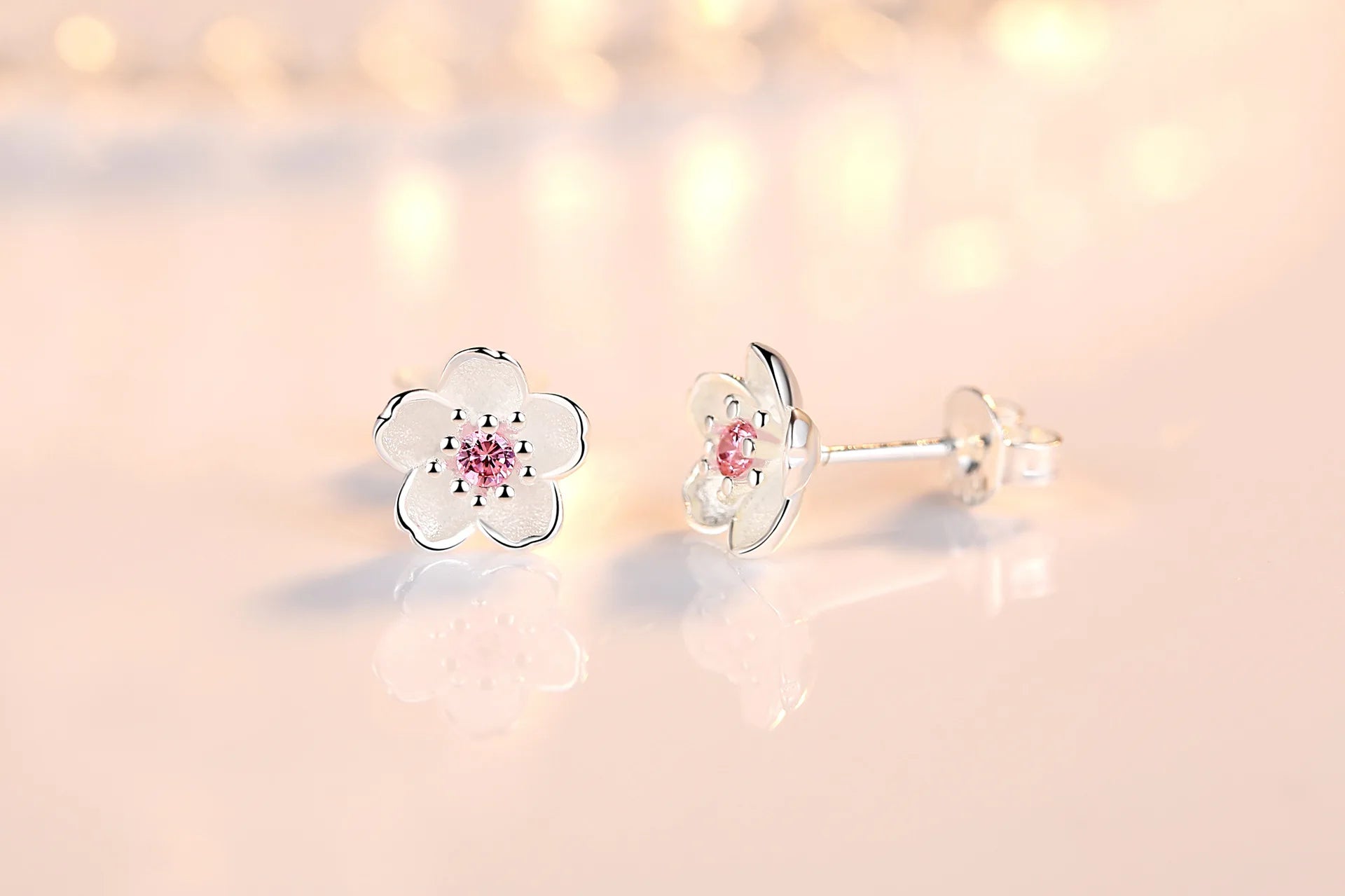 925er Sterlingsilber Rosa Lila Zirkon Blume Kleine Ohrstecker für Frauen Hochzeit Elegante Luxus Schmuck Accessoires Großhandel