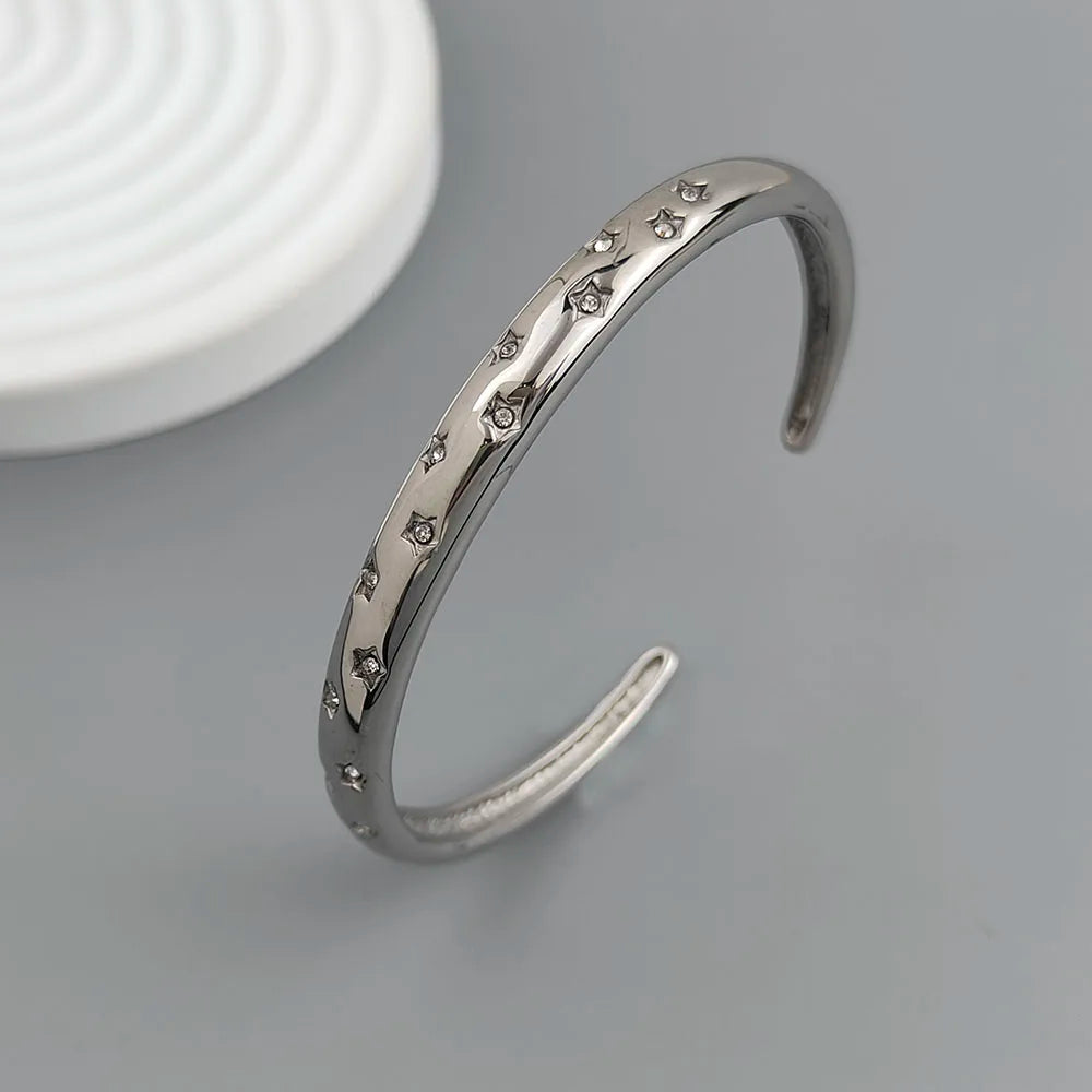 Neues fünfzackiges Stern Zirkon vergoldetes Edelstahlarmband 18K, hochwertiges wasserdichtes Pärchenarmband, Ehefrau Geschenk