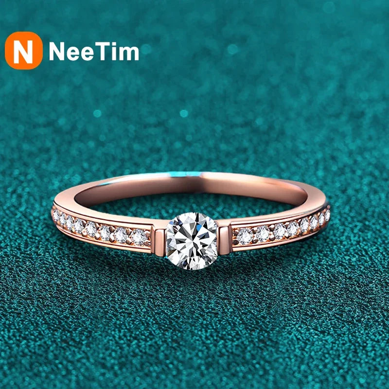 NeeTim Anillo de banda de eternidad de moissanita de 0,3 ct color D Plata de ley 925 con baño de oro rosa Anillos de boda para mujer Joyería