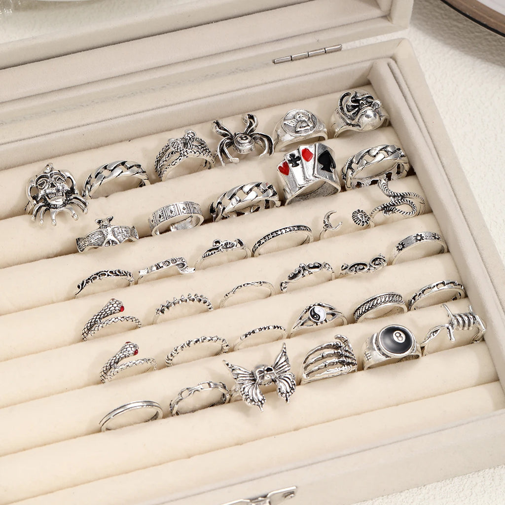 35-teiliges Gothic-Ring-Set für Herren und Damen, trendige Joker-Gesicht-Teufels-Lächeln-Gesicht-Fingerringe für tägliche Outfits, Party-Accessoires, Geschenke