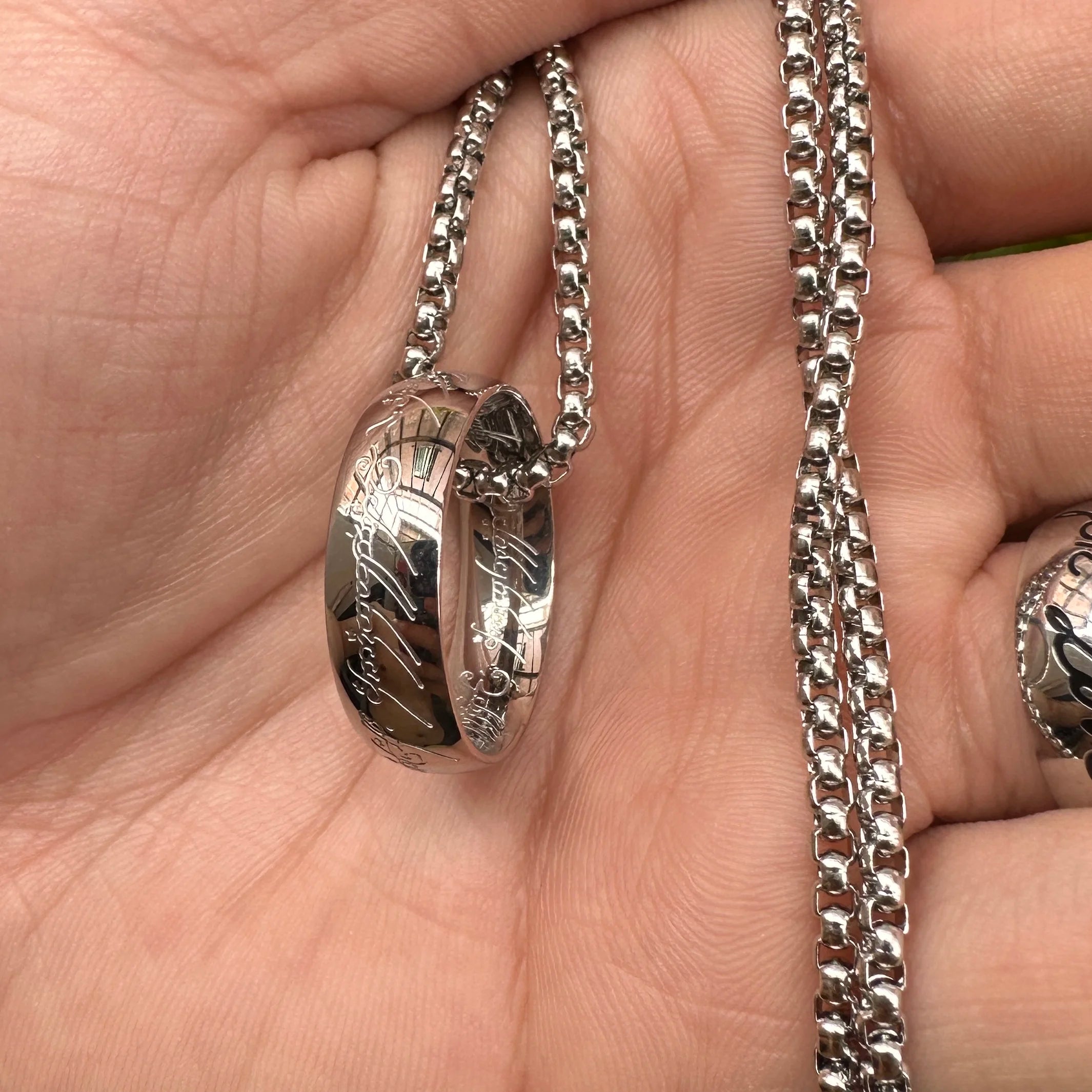 2024 Neuer Trendiger Einfacher 3D Geschnitzter Glaubensring Edelstahl Paar Farbig Plattierte Kettenringe Retro Herrenschmuck Geschenke Custom