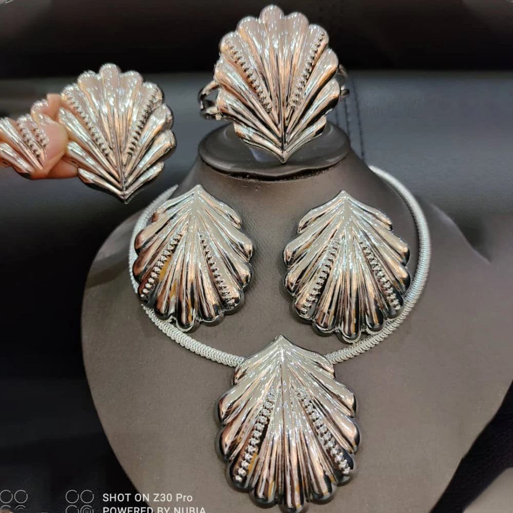 Dubai Vergoldeter Schmuck-Set für Damen Muschelmuster Ohrringe und Halskette Set Modeschmuck Hochzeit Braut Armband Ring Schmuck