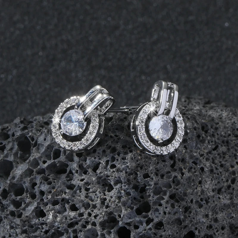 Exquisitos Pendientes Redondos de Circonita Chic a la Moda, Informales, Variados, de Nicho, de Alta Gama, Accesorios Elegantes en Venta