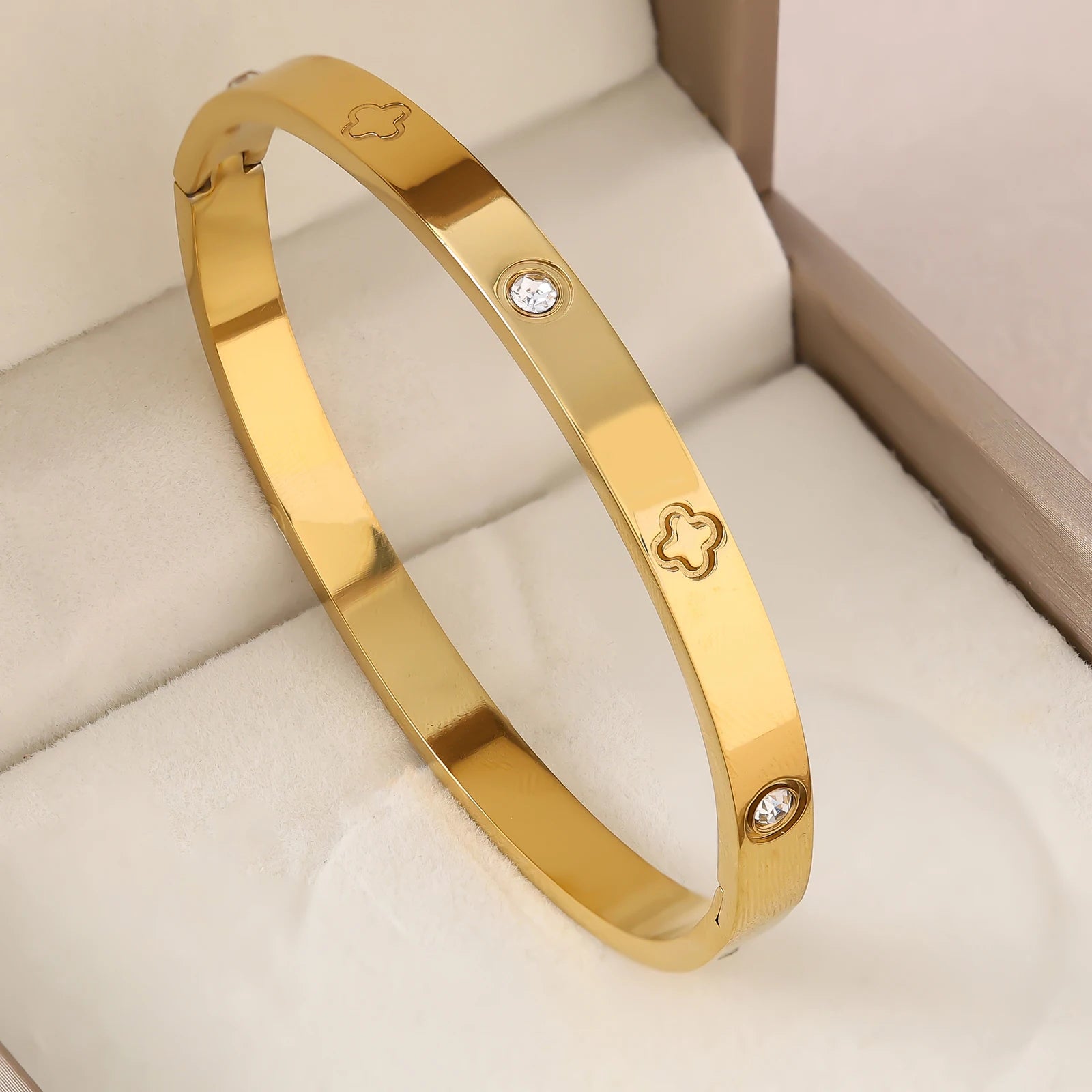 1 Stück 18K vergoldetes stapelbares Edelstahlarmband mit Kette und Kleeblatt-Design, Modischer Stil für Damen, Geeignet für Freizeit