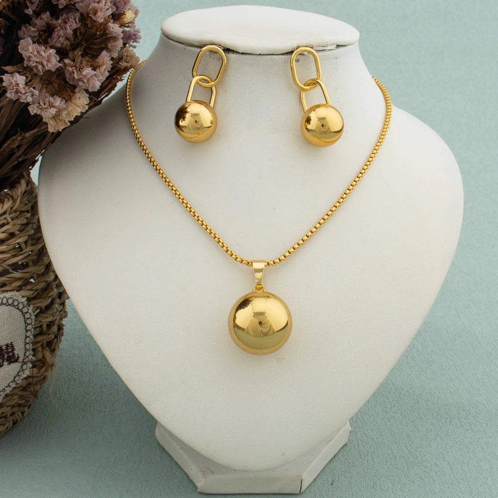 Schlichtes geometrisches Halsketten-Ohrringe-Set aus Metall mit kugelförmigem Anhänger für Damen, Edelstahl, vergoldet, lichtecht, trendiger Schmuck