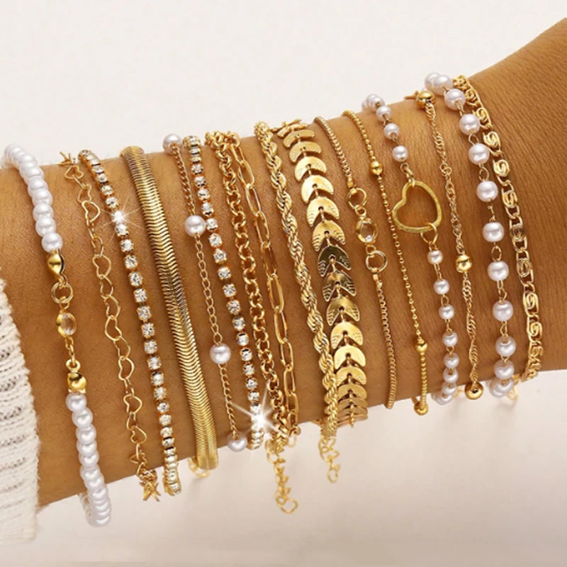 16tlg. minimalistisches Herz-Perlen-Strass-Schlangenketten-Armband-Set für Damen Elegante Goldfarbe Verabredungen Urlaube Alltagsschmuck
