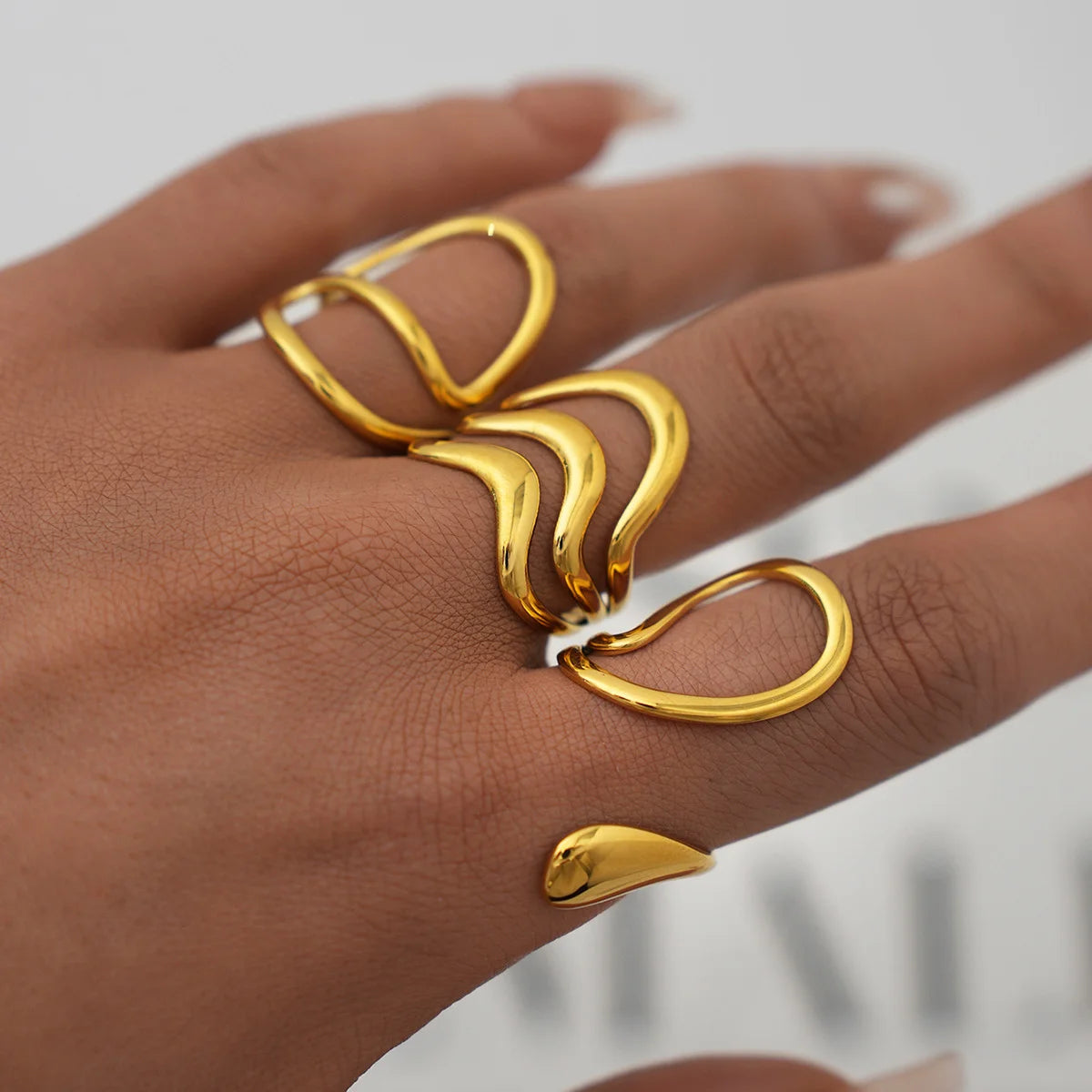 Edelstahl unregelmäßige Wellenringe für Frauen Kreativ Gold Farbe Verstellbarer offener Ring weiblicher Schmuck Punk Rapper Anillos Geschenke