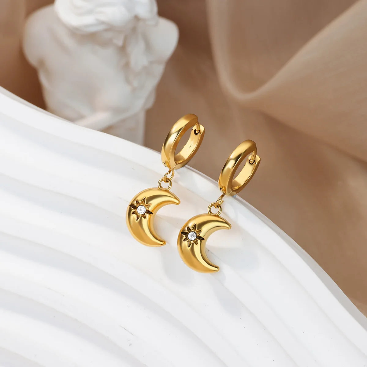 Pendientes de aro de corazón vintage chapados en oro para mujer, de acero inoxidable, geométricos, perforados, joyería de lujo con circonitas, regalo de boda