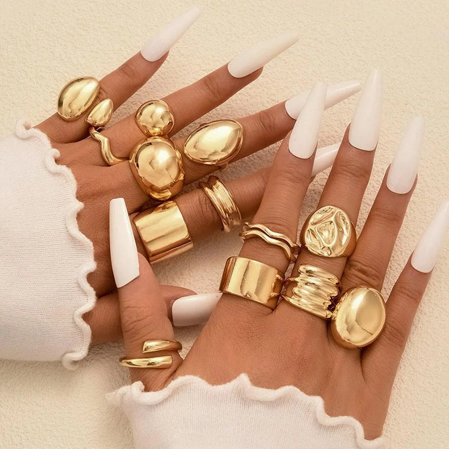 Neue 10-teilige/Set unregelmäßige glatte Ringe für Frauen, geometrisch übertrieben, goldfarbene Fingerringe, Vintage-Mode-Partyschmuck