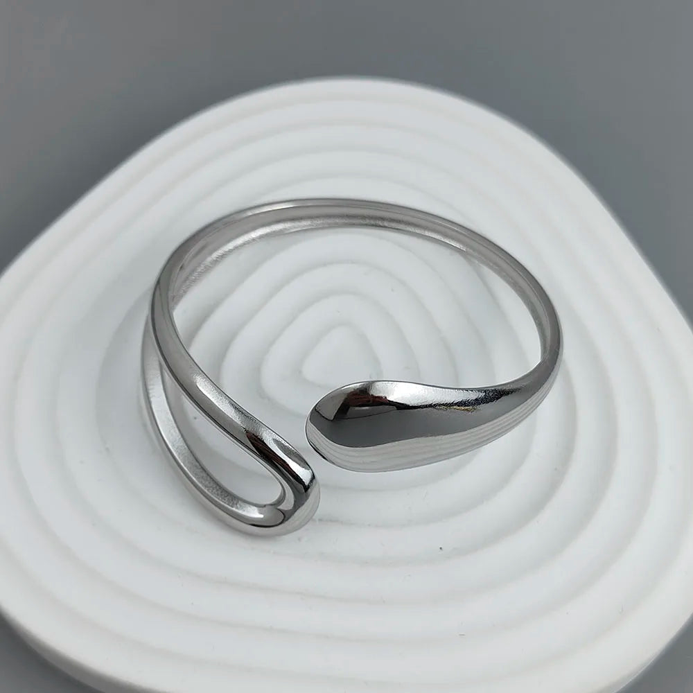 Neues Wassertropfen-Armband aus hohlem Edelstahl, 18K vergoldet, hochwertiger wasserdichter Silberschmuck, Geschenk für Paare