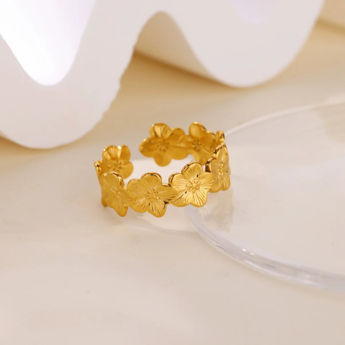 Anillos de Acero Inoxidable con Flores Múltiples Apiladas en Color Dorado Elegante para Mujer, Joyería de Anillo Nuevo de Concha para Boda, Cumpleaños, Delicado