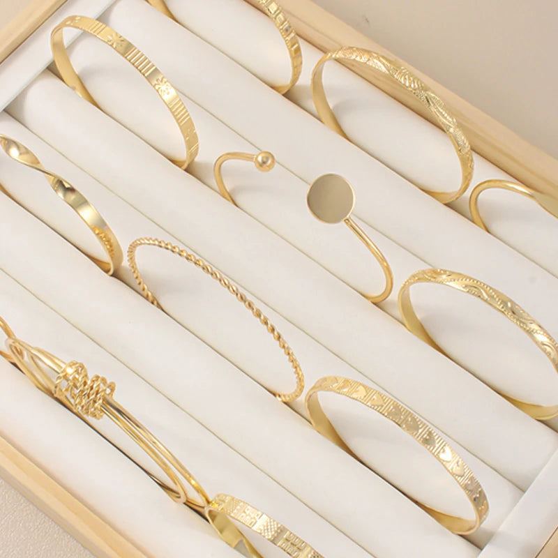 12-teiliges/Set trendiges mehrschichtiges offenes Armreif-Set für Damen, Punk Goldfarben, geometrisch, zart, Twist-Armbänder, Hochzeitsgeschenke