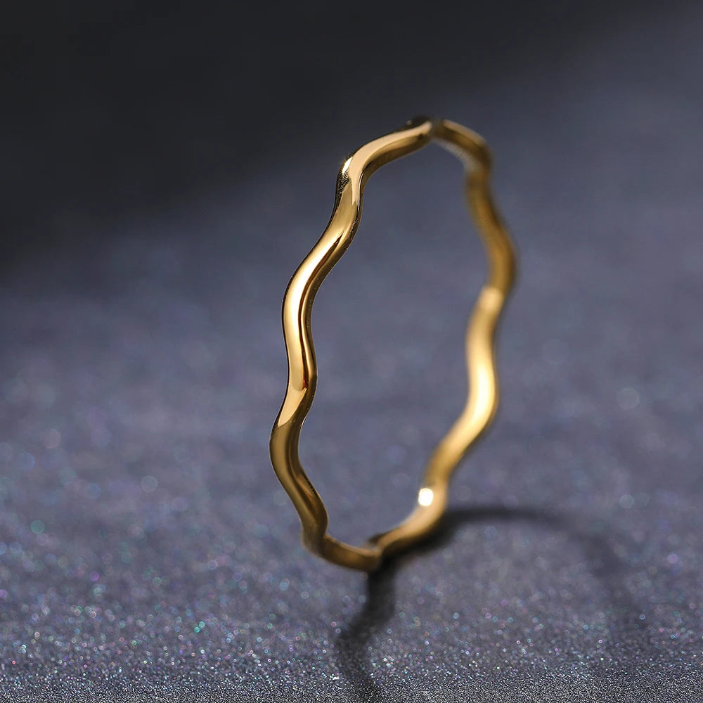 DOTIFI Edelstahlring Minimalistische Meereswelle Leichter Luxus Eleganter Mode-Paarring für Damen Schmuck Hochzeit Trendige Geschenke