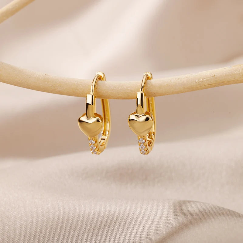 Edelstahl-Herzohrringe für Damen Goldfarbene Mode-Zirkon-Liebes-Herz-Ohrhänger Hochzeit Ästhetischer Schmuck Geschenk 2023