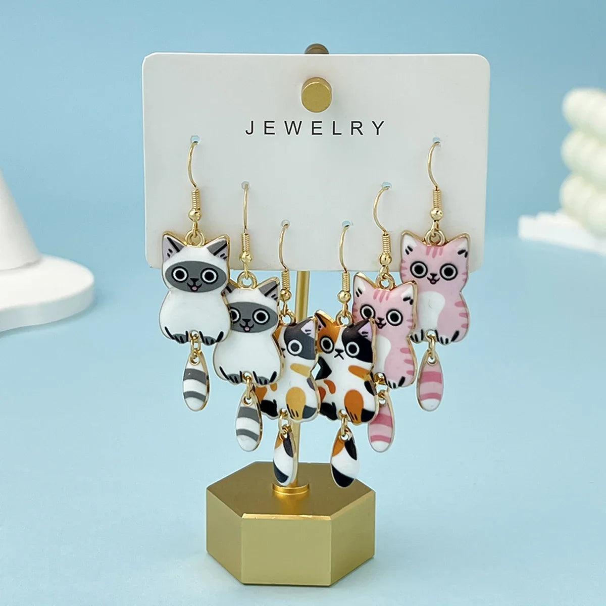 3 Paar neue lustige und niedliche Emaillierte Legierung Hängende Schwanz Katze Ohrringe Farbige Katzenohr Schmuckset Schönes Geschenk für Frauen Mädchen