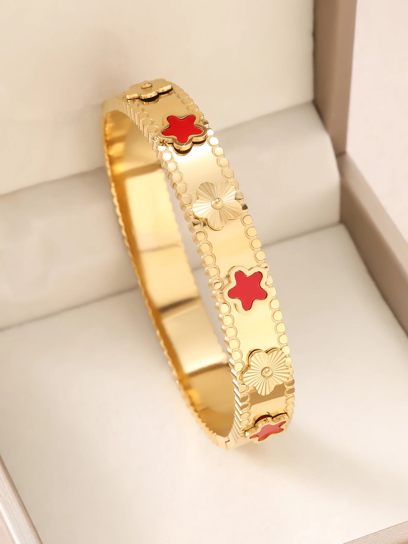 1 Stück 18K vergoldetes stapelbares Edelstahlarmband mit Kette und Kleeblatt-Design, Modischer Stil für Damen, Geeignet für Freizeit