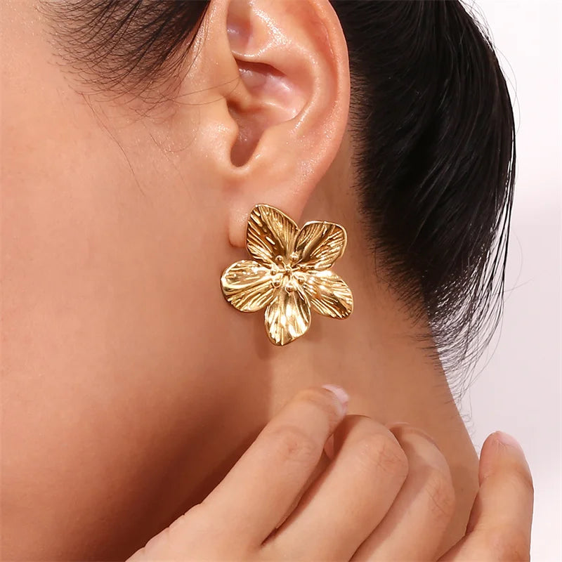 Vintage goldfarbene Blumen-Ohrstecker für Damen, einfache geometrische Statement-Ohrringe, Party-Geschenke, серьги женские