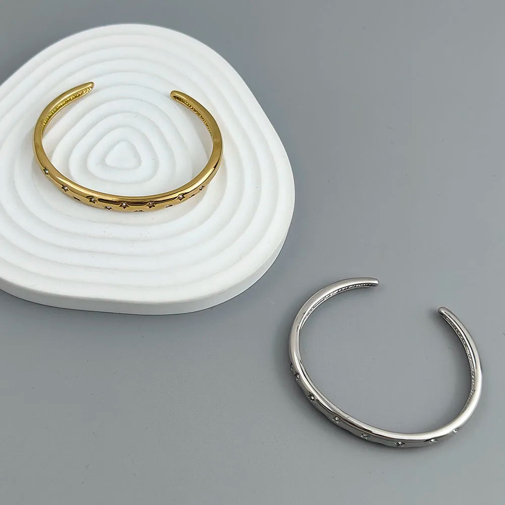 Neues fünfzackiges Stern Zirkon vergoldetes Edelstahlarmband 18K, hochwertiges wasserdichtes Pärchenarmband, Ehefrau Geschenk