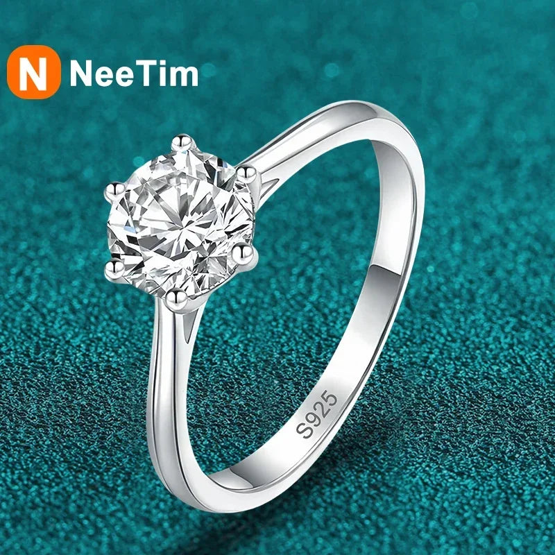NeeTim 0.3ct 4mm Moissanit-Diamantring für Damen S925 Sterlingsilber mit vergoldetem Eternity Band Hochzeitsfeier Schmuck