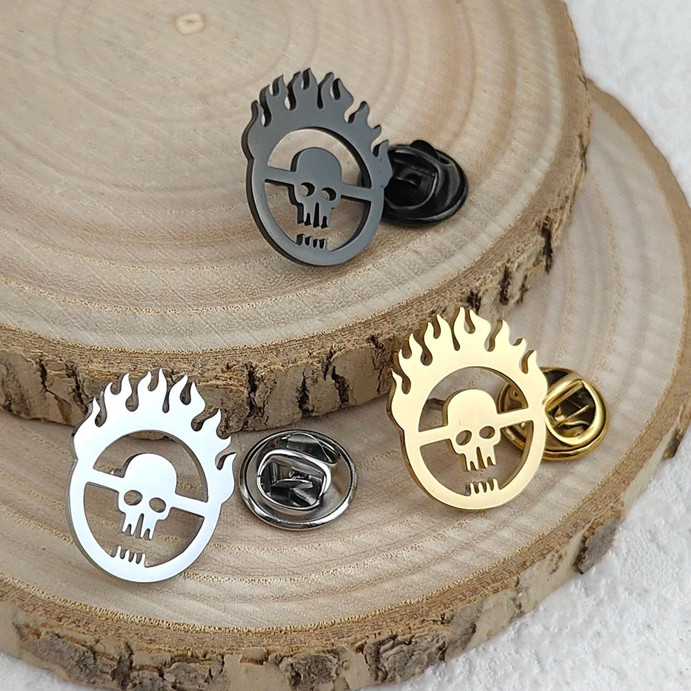 New flame skull men's lapel pin, 316L stainless steel gold-plated badge, black brooch for suit accessories, gift for father