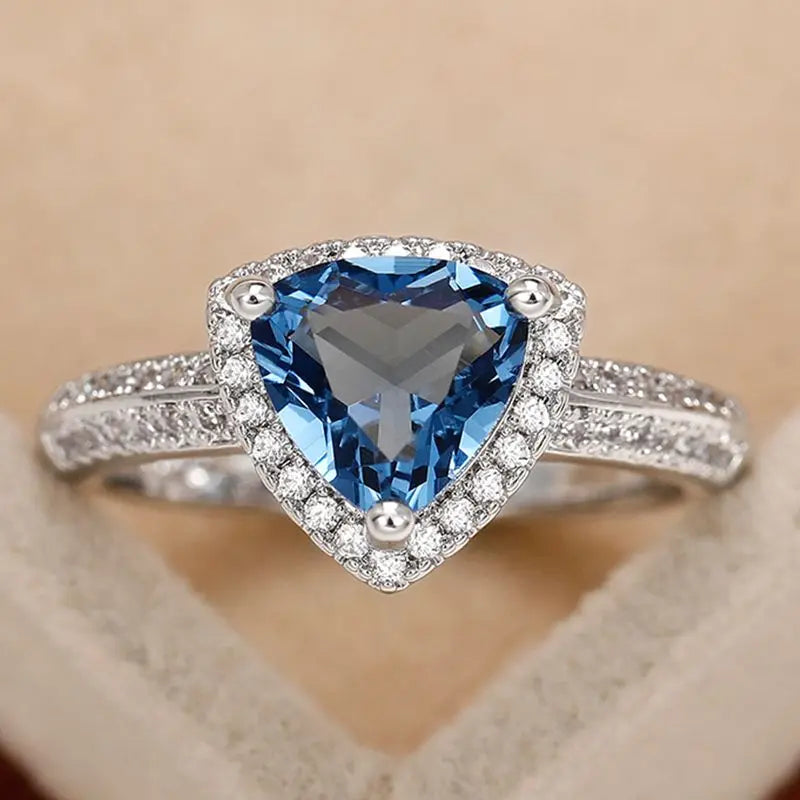 925 Sterling Silber Luxus Dunkelblau Zirkon Dreieck Ringe für Frauen Mode Klassische Verlobung Hochzeit Schmuck Jahrestag Geschenk