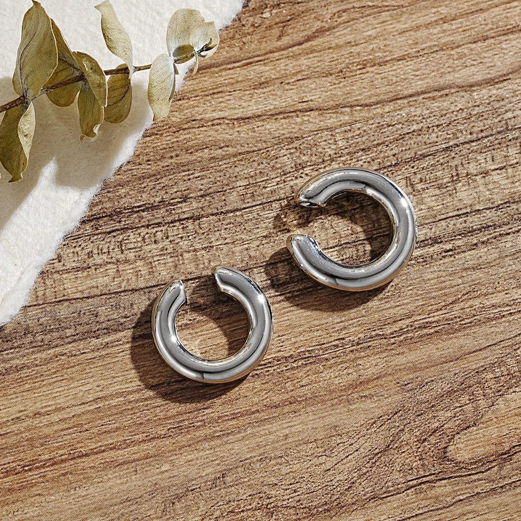 Pendientes de aro con clip en forma de C de círculo liso a la moda para mujer, ligeros, sin perforación, pendientes para cartílago, uso diario, regalos de joyería 2025