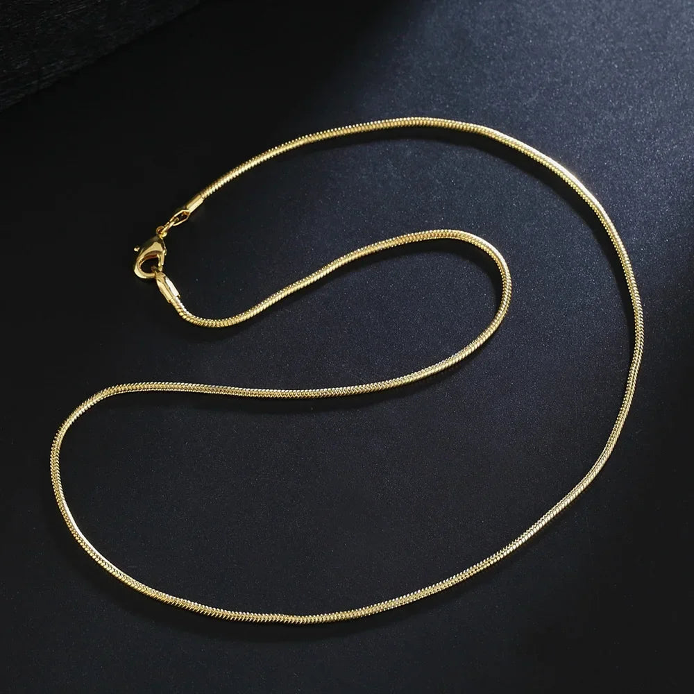 ALIZERO Collares de Cadena de Serpiente de Oro de 18K y 2mm 16/18/20/22/24/26/28/30 Pulgadas Joyería Fina de Moda para Mujer y Hombre Regalos