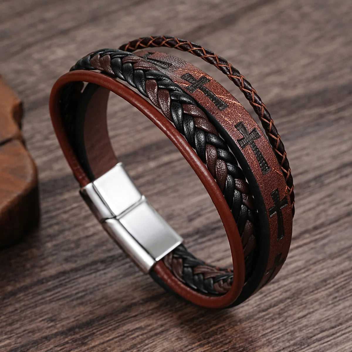 Fashion Kreuz Lederseil Armband für Herren Vintage Geflochtenes Lederarmband Punk Metall Magnetverschluss Persönlichkeit Armband Schmuck