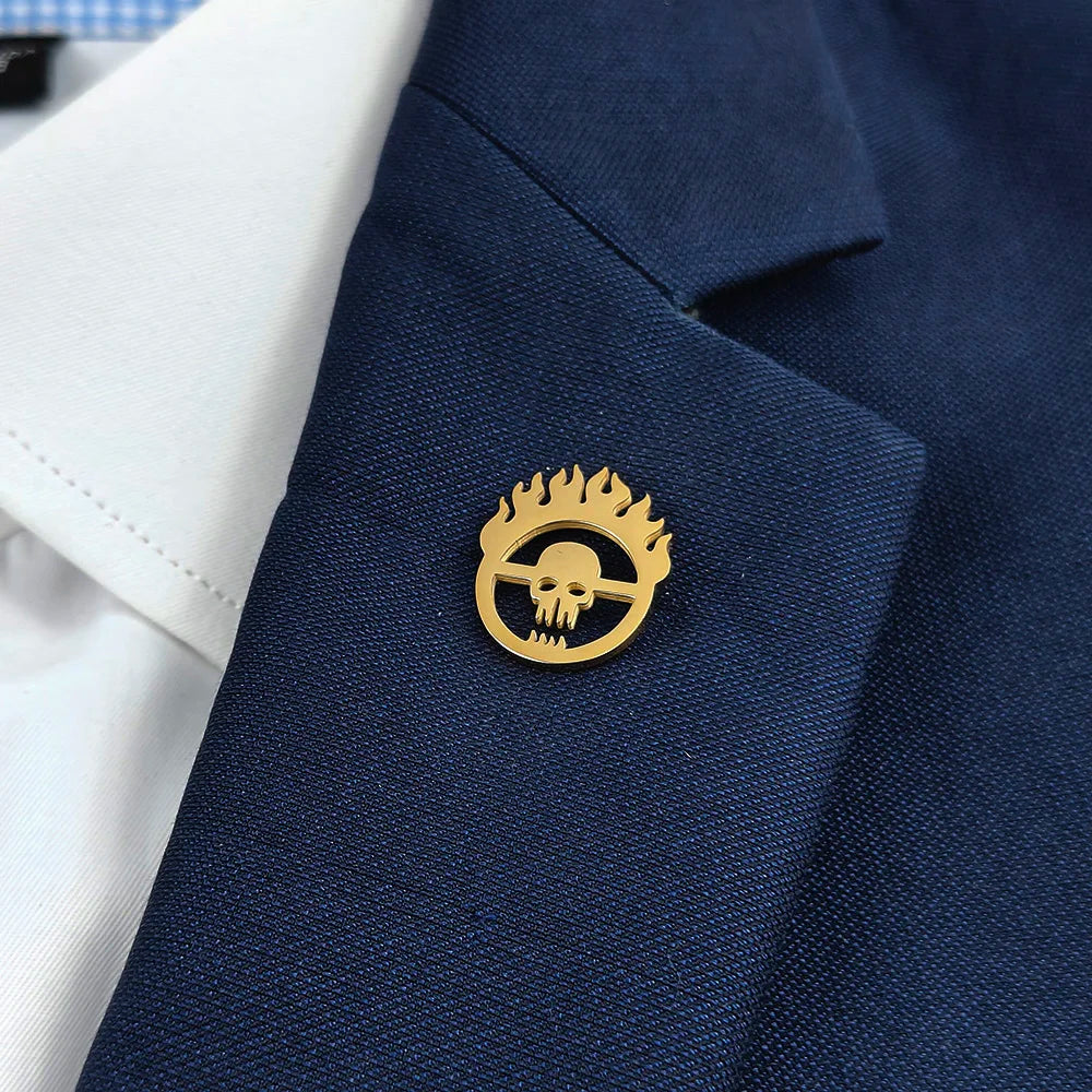 New flame skull men's lapel pin, 316L stainless steel gold-plated badge, black brooch for suit accessories, gift for father