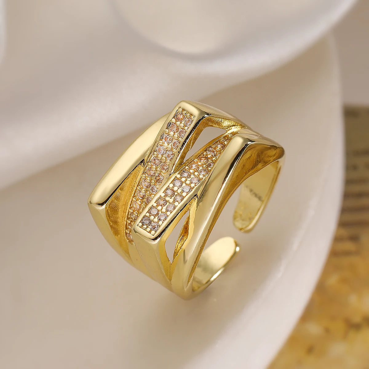 NEWBUY Luxus AAA Zirkonia Inlay Kupfer Hochzeitsschmuck Goldfarbe Statement Geometrische Form Offene Designringe Für Frauen