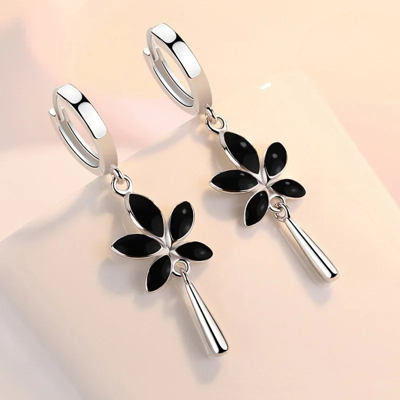 Retro kreativer schwarzer Ahornblatt-Ohrhänger, neue trendige 925er Sterlingsilber-Ohrringe für Damen, Ohrschmuck, Mädchen, Valentinstagsgeschenke