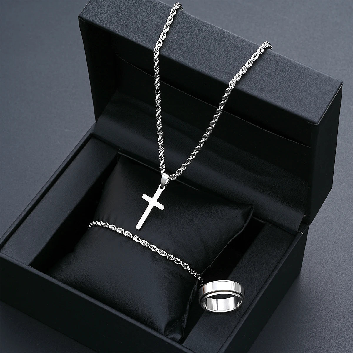 Edelstahl Schmuckset für Herren Damen, Mode Silber Farbe Kreuz Anhänger, gedrehte Seilkette, Armbänder, Ring, Geschenke