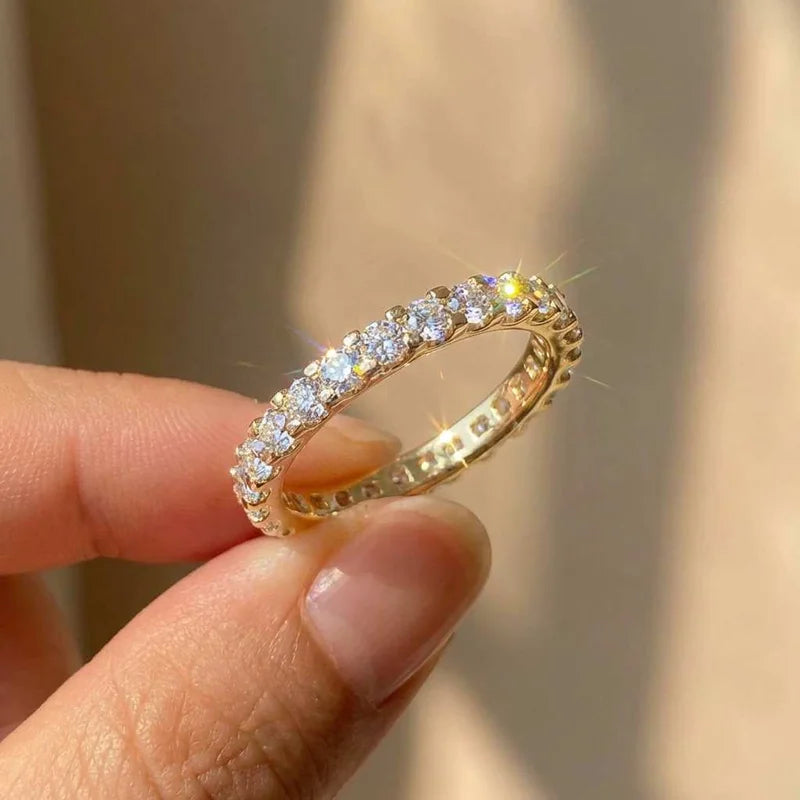 925er Sterlingsilber Neue Trendige Dünne Fingerringe Band mit Glänzendem Zirkonia Einfacher Stylischer Alltagsschmuck für Frauen