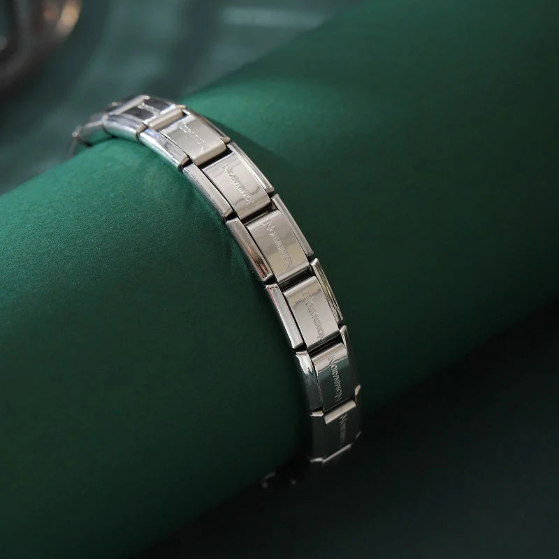 Neuer Trend Edelstahlarmband Europäisches und amerikanisches elastisches Titanstahlarmband Modisches schlichtes Design