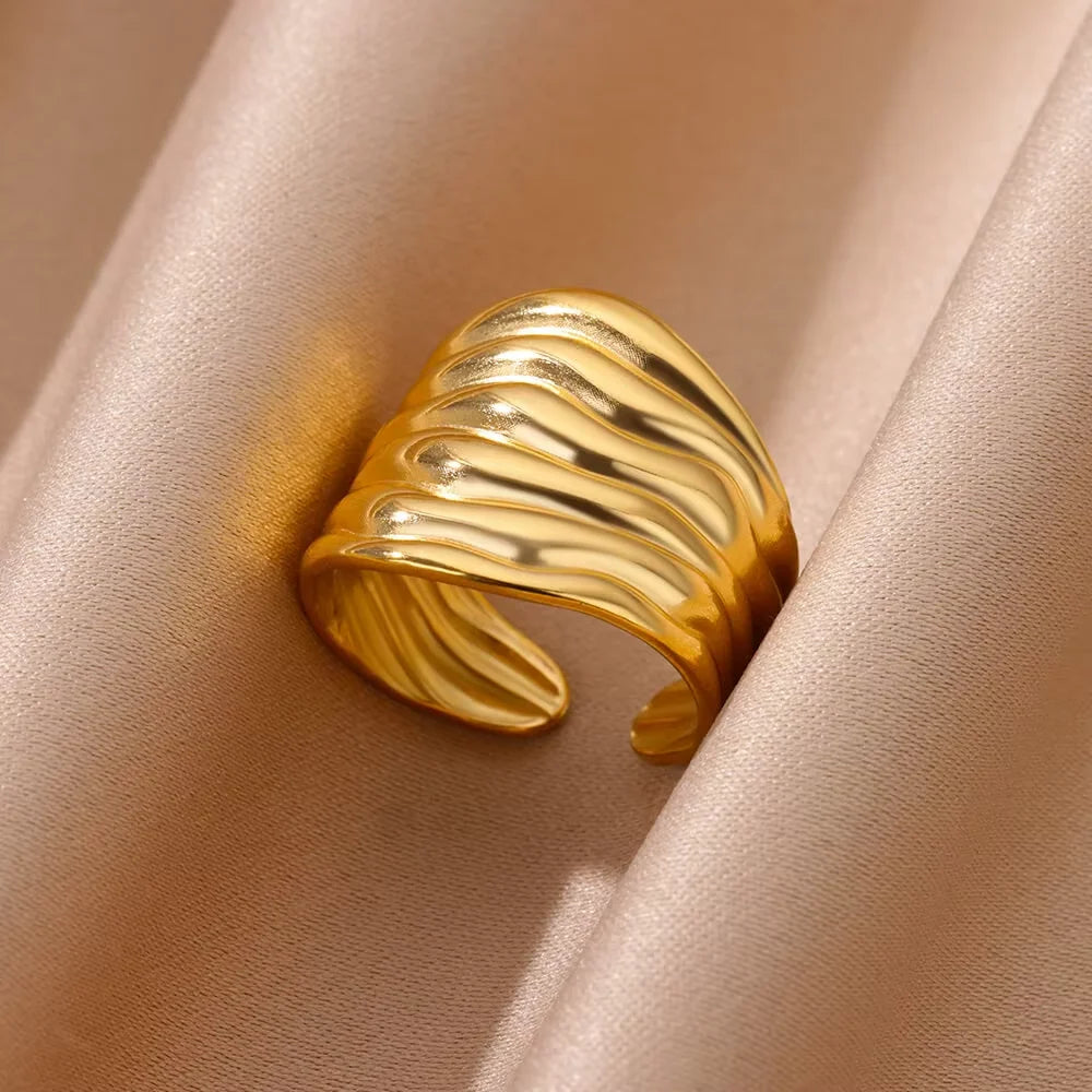 Edelstahl-Blumen-offene Ringe für Frauen Trend Hochzeit Herz Schmuck Goldfarbe Geometrischer hohler Ring Täglicher Accessoires Geschenk