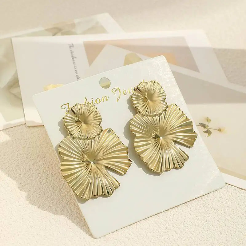 Minimalismus Persönlichkeit Metall Ohrhänger für Frauen Blatt Rund Wassertropfen Schmetterling Twist Metall Ohrringe Geometrie Schmuck