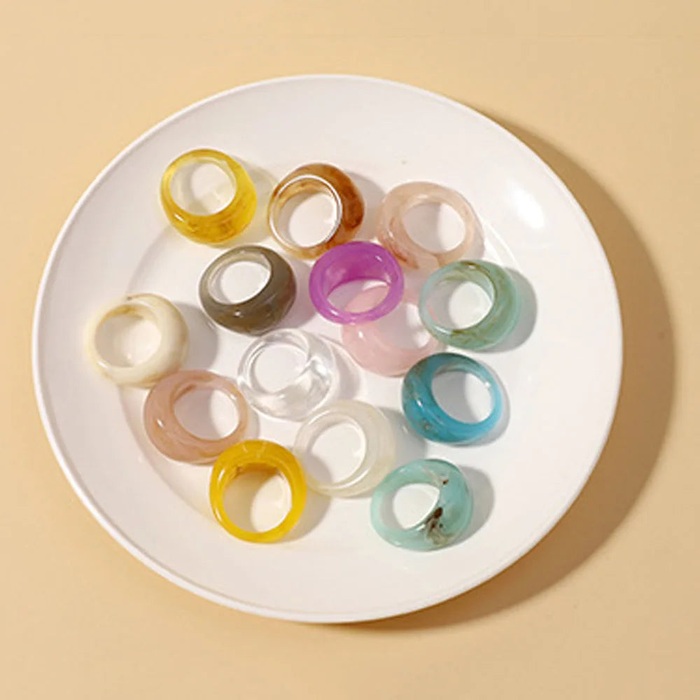 Neue koreanische bunte Acrylringe Vintage runde Ringe für Frauen Große Kpop-Fingerringe für Mädchen Punk-Harzringe Modeschmuck